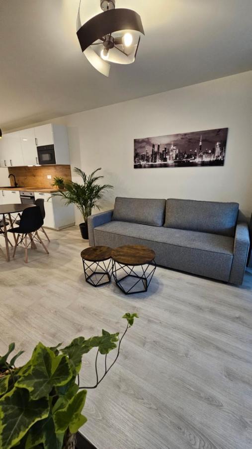 2 Room Apartment With Terrace, 2Ak Bratislava Eksteriør bilde